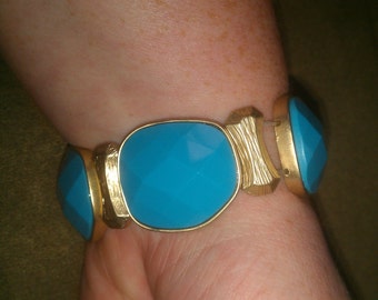 Vintage Tamina Goldtone Metal and Turquose Stone Stretch Bracelet