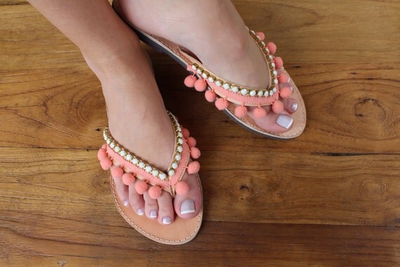 pom pom flip flops