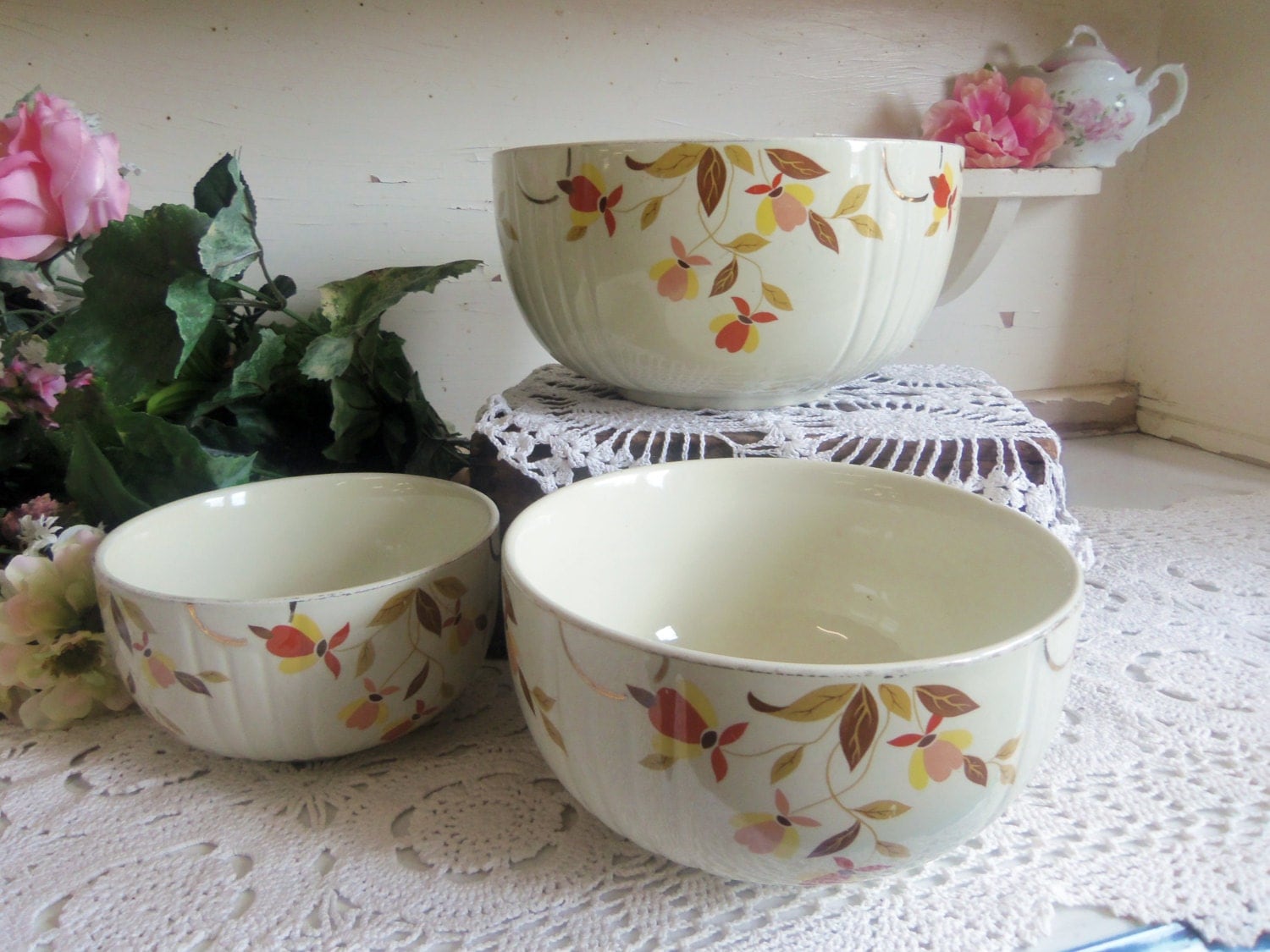3 Vintage Autumn Leaf Bowls Hall Pottery Nesting Mixing Bowls