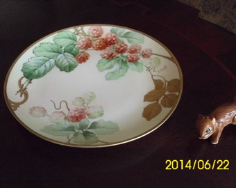 Italian Hand Painted~Italy-Signed R Pinelli-8.5" Plate-Red Raspberries/Gold/Green Leaves