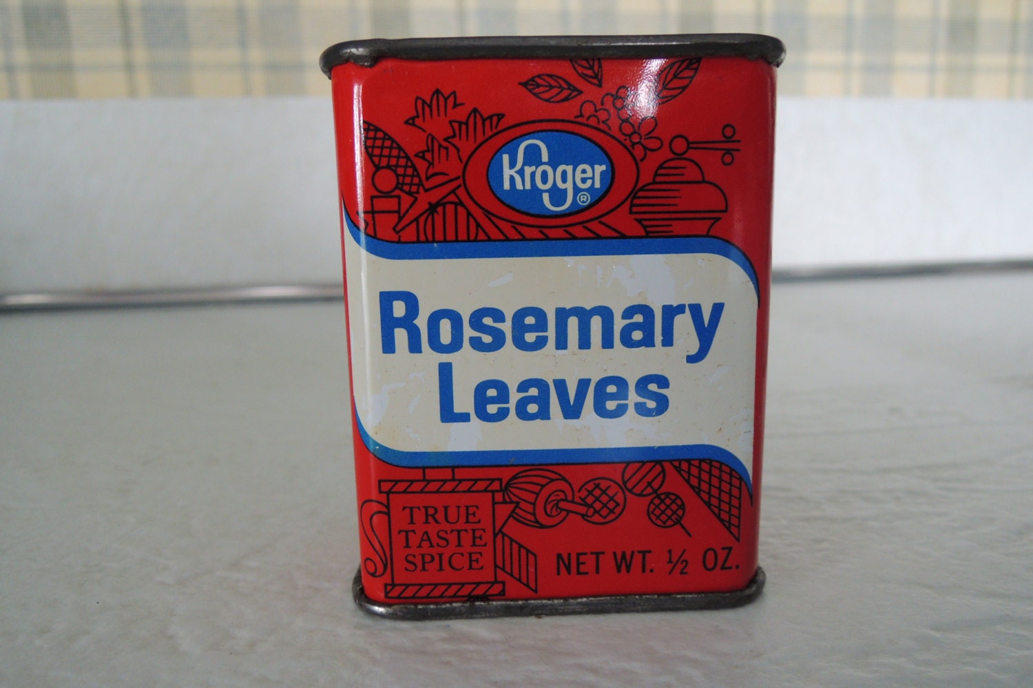 Kroger Rosemary Leaves, Spice tin, Herb, Cooking, Vintage, no barcode