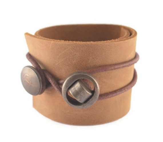 Items similar to Leather bracelet. Accessoire, bracelet, textile ...