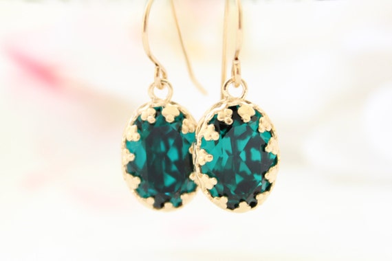Emerald Earrings Gold drop earrings set with emerald