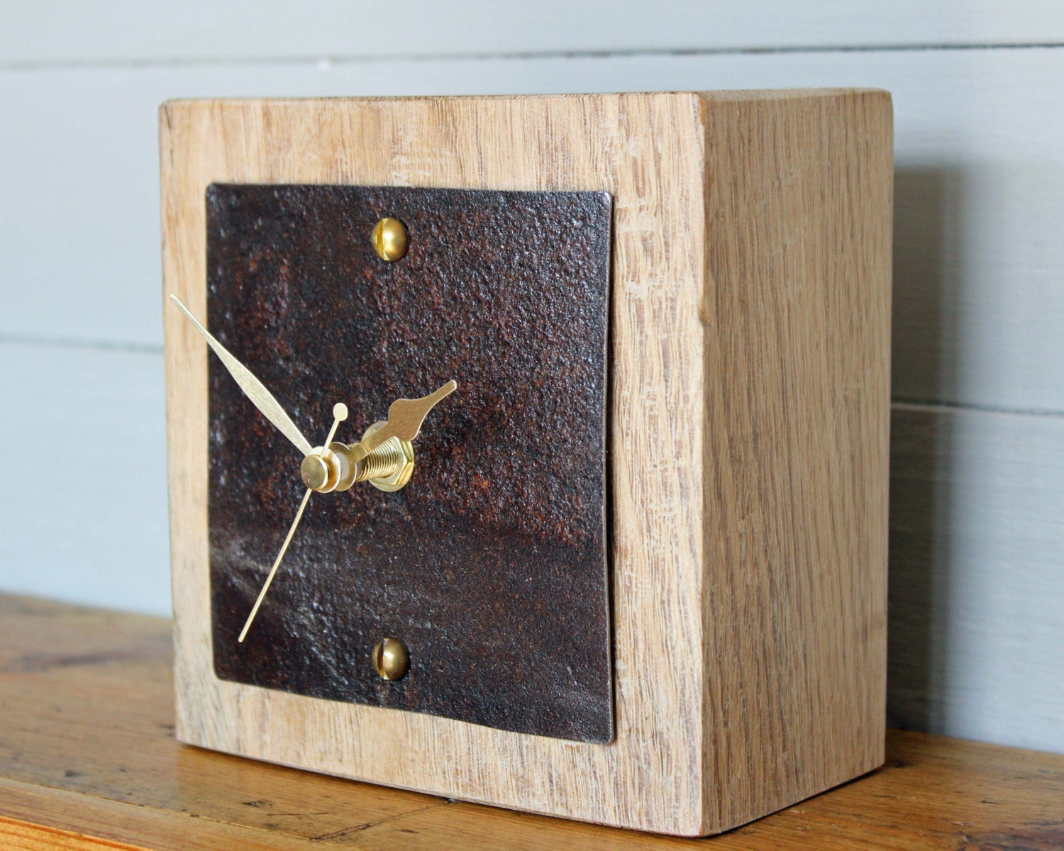 Rustic Wooden Mantel Clock Oak and Rusty Metal Face 16/47