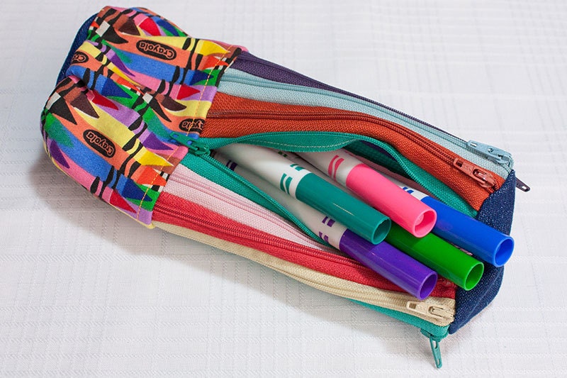 Pencil case with many zip recycled jeans and crayola by Artigina