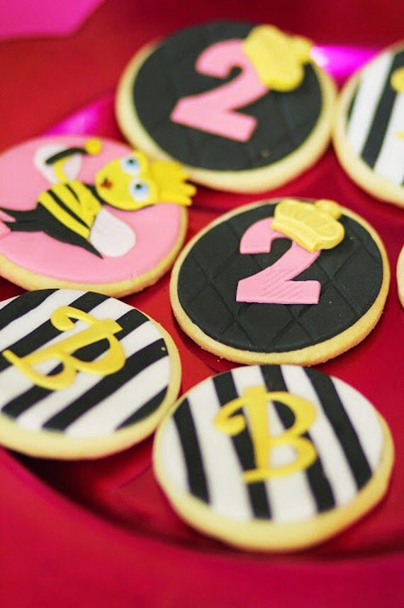 Items similar to Queen Bee Decorated Cookies on Etsy