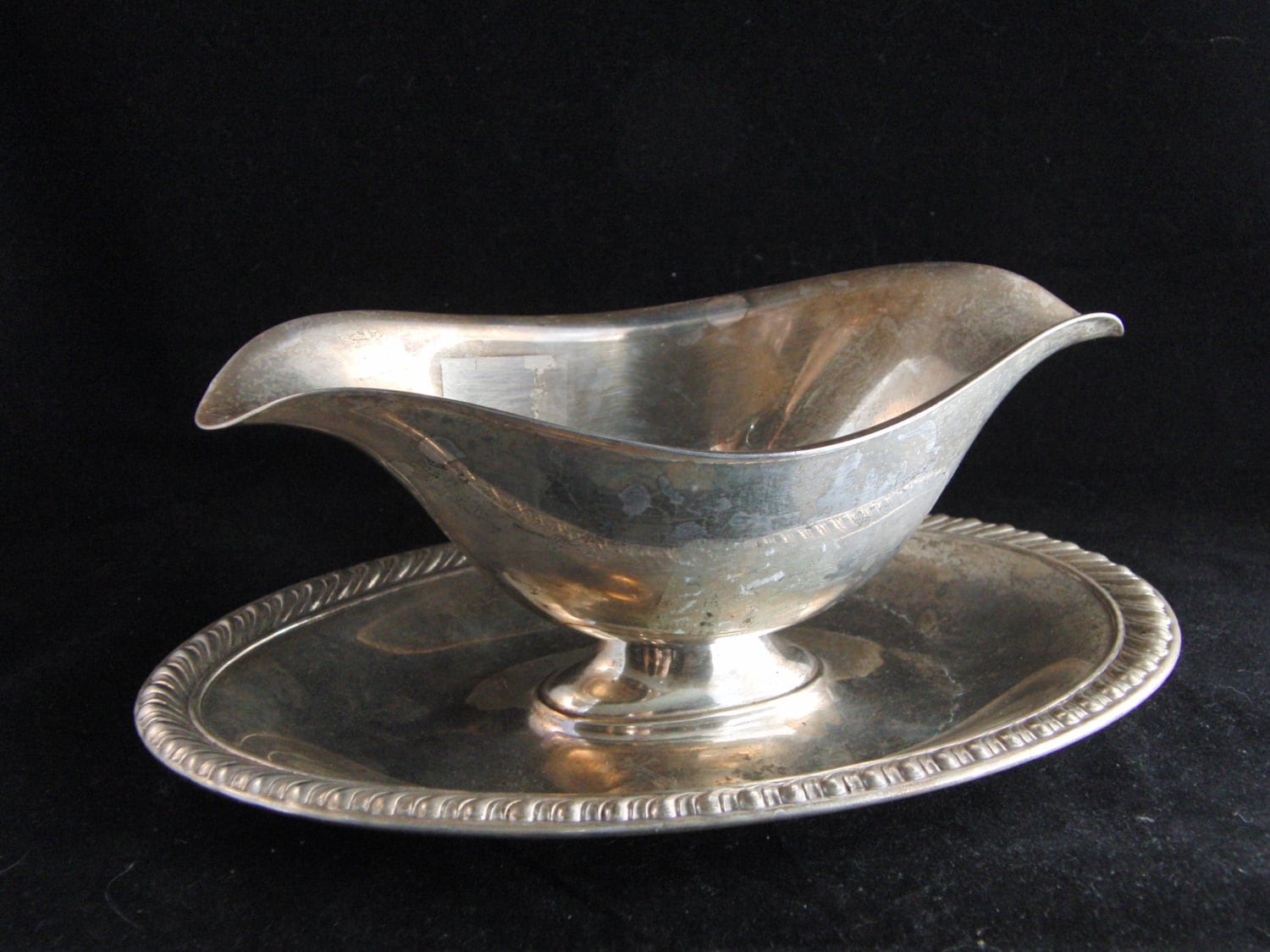 Silver plated gravy bowl by William Rogers