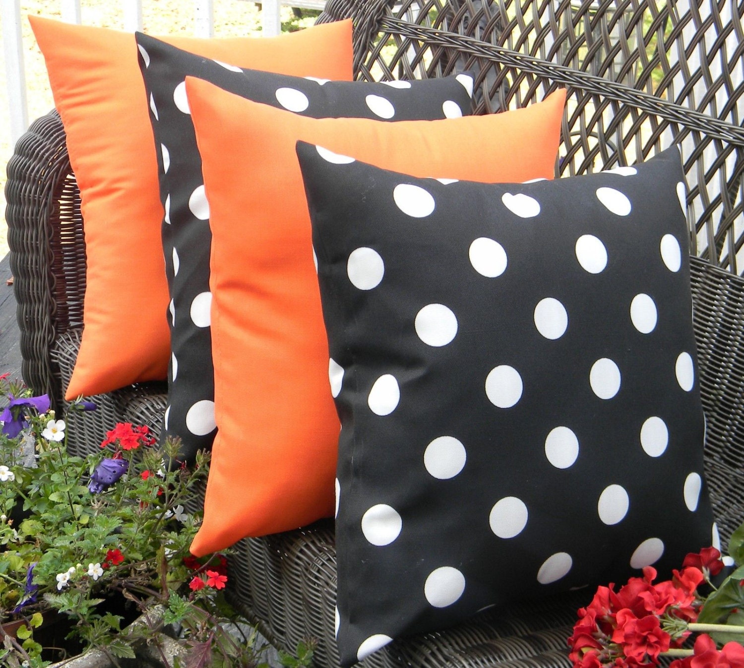 SET OF 4 17 Indoor / Outdoor Throw Pillows 2 Black