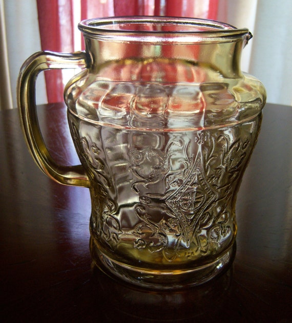 Madrid Pattern Depression Glass by Federal Serving by PinkieUp