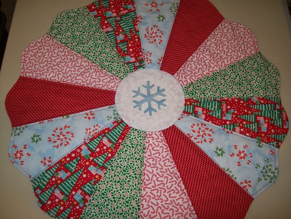 Snowflake round table topper reversible winter Christmas