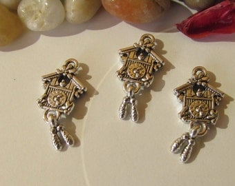 D-02210 - 3 Pendants Cuckoo Clock antique silver