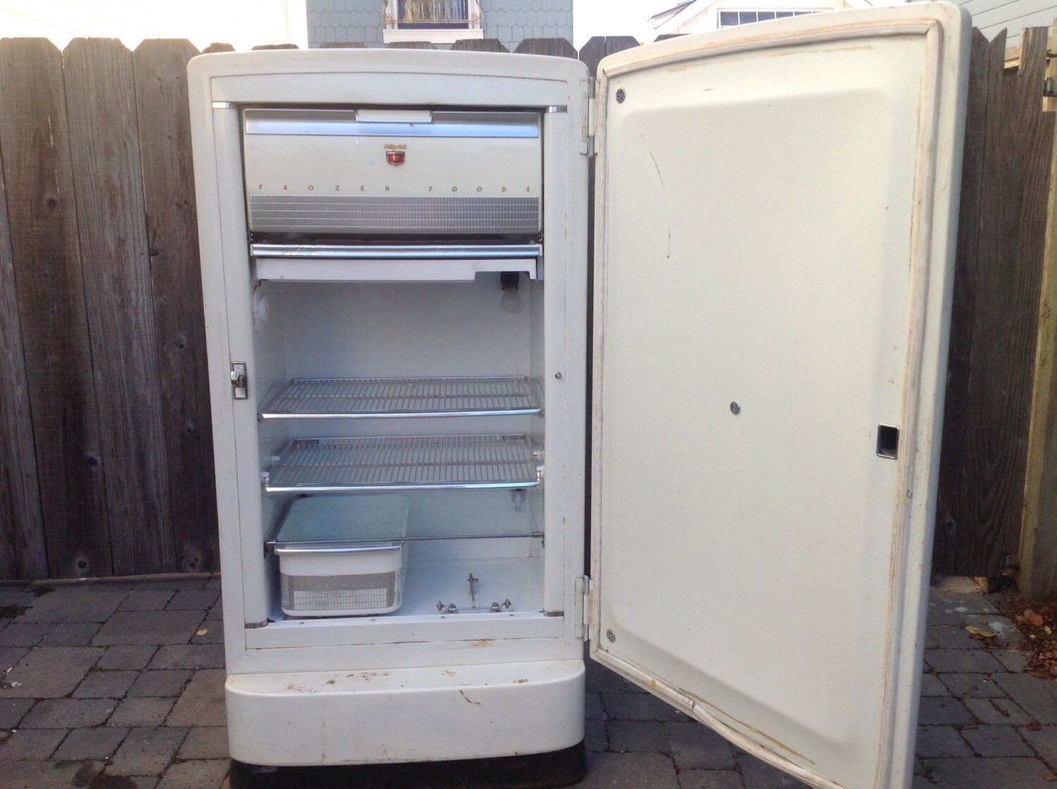 Vintage 1949 Hotpoint Refrigerator in Working Condition Pick