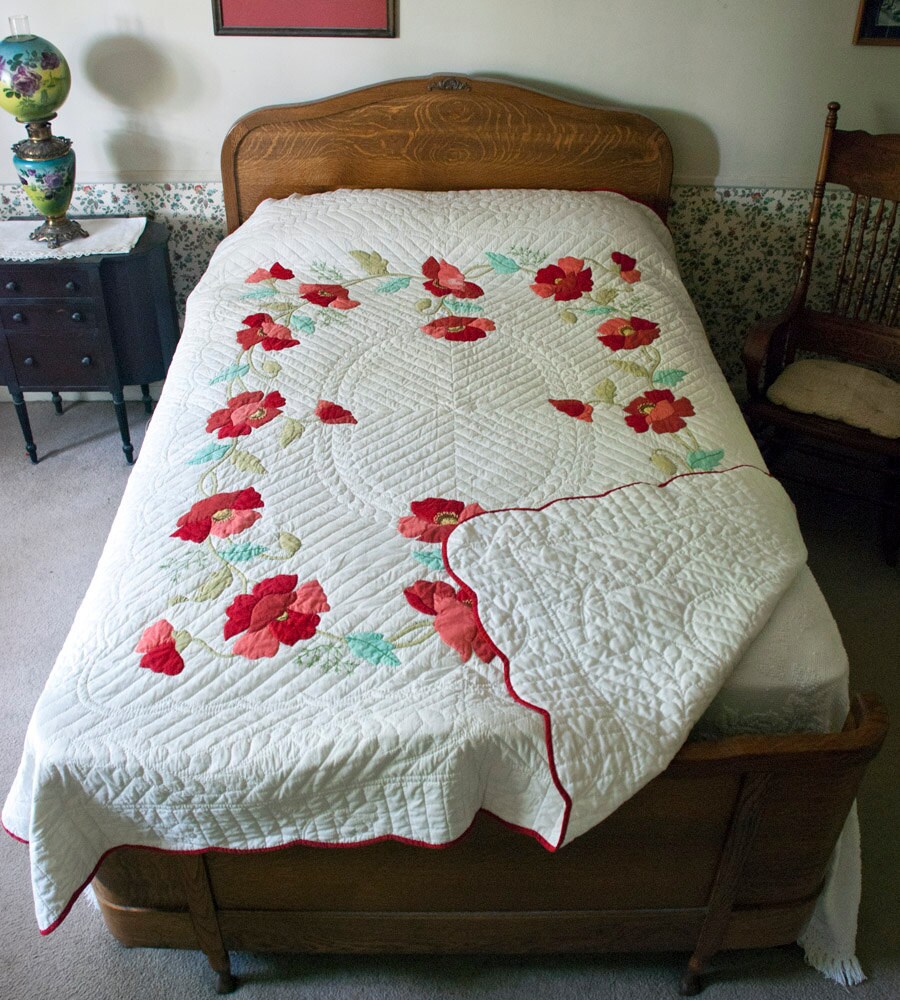 Vintage Applique Quilt Poppy Hand Appliqued Quilt Bucilla