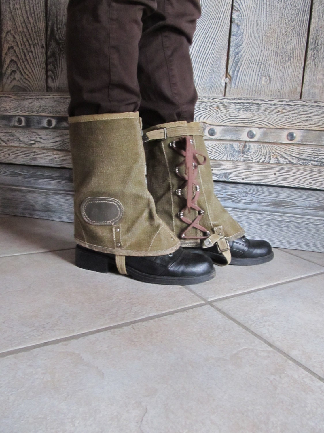 1950 Vintage Gaiters Khaki Green Gaiters Strong by KrissVintage