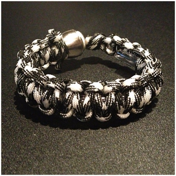 Pipe Bracelet Black Camo Paracord by Tokables on Etsy
