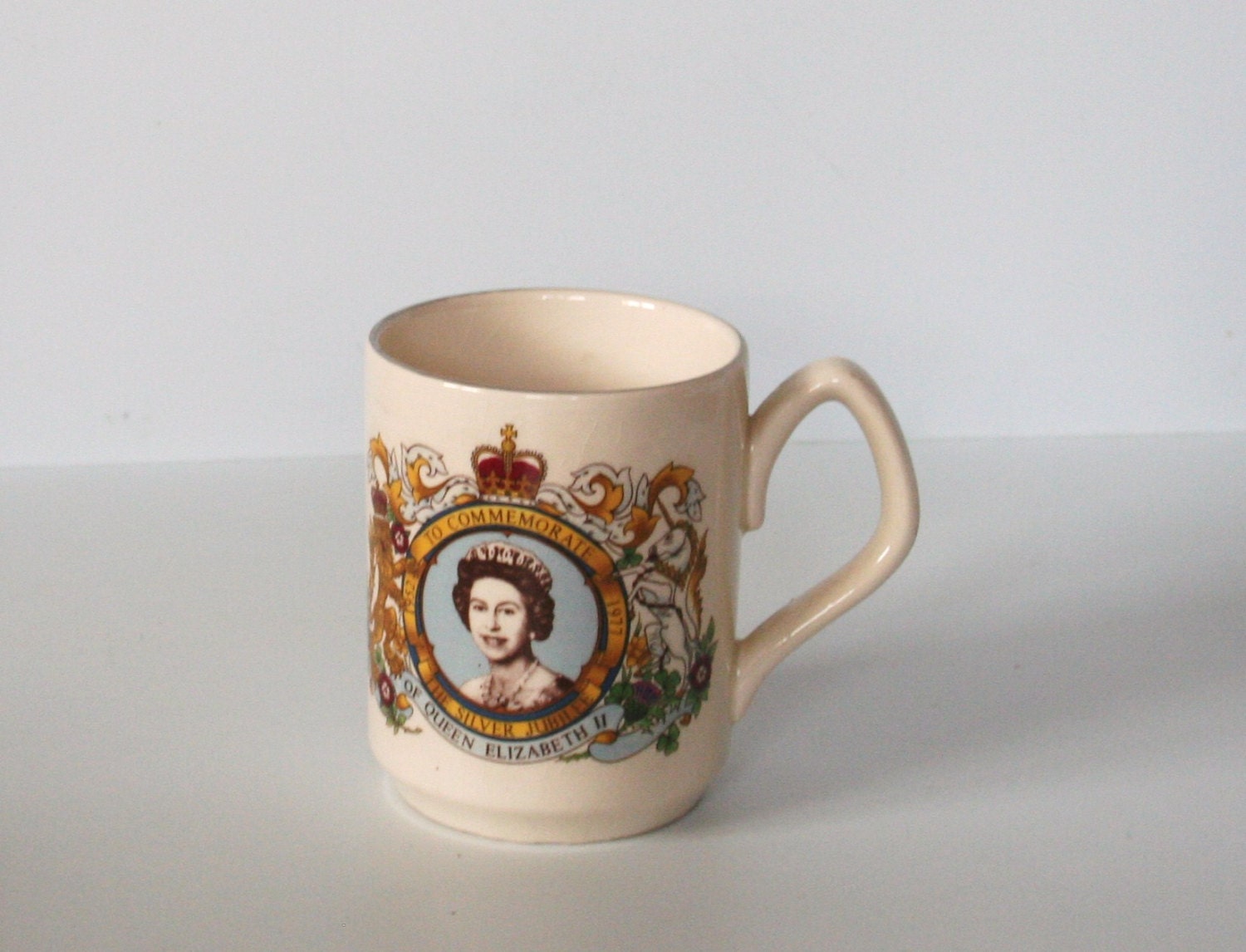 Queen Elizabeth 11 Silver Jubilee Mug 1952-1977