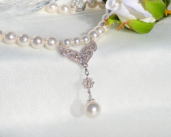 Old Hollywood glamour wedding necklace Vintage style white