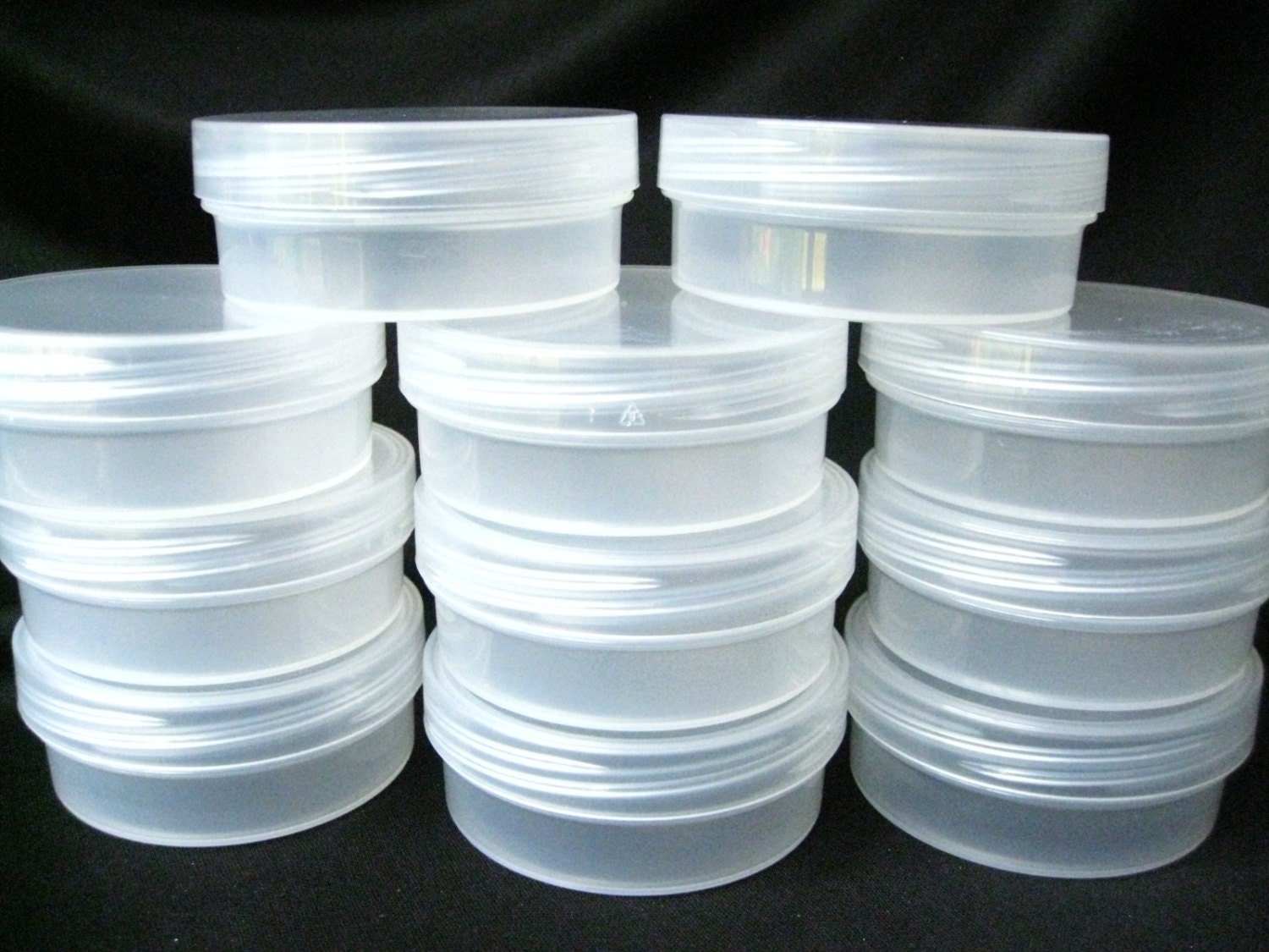 3 Ounce Low Profile Clear plastic jars with lids 20 by TheSudsCafe