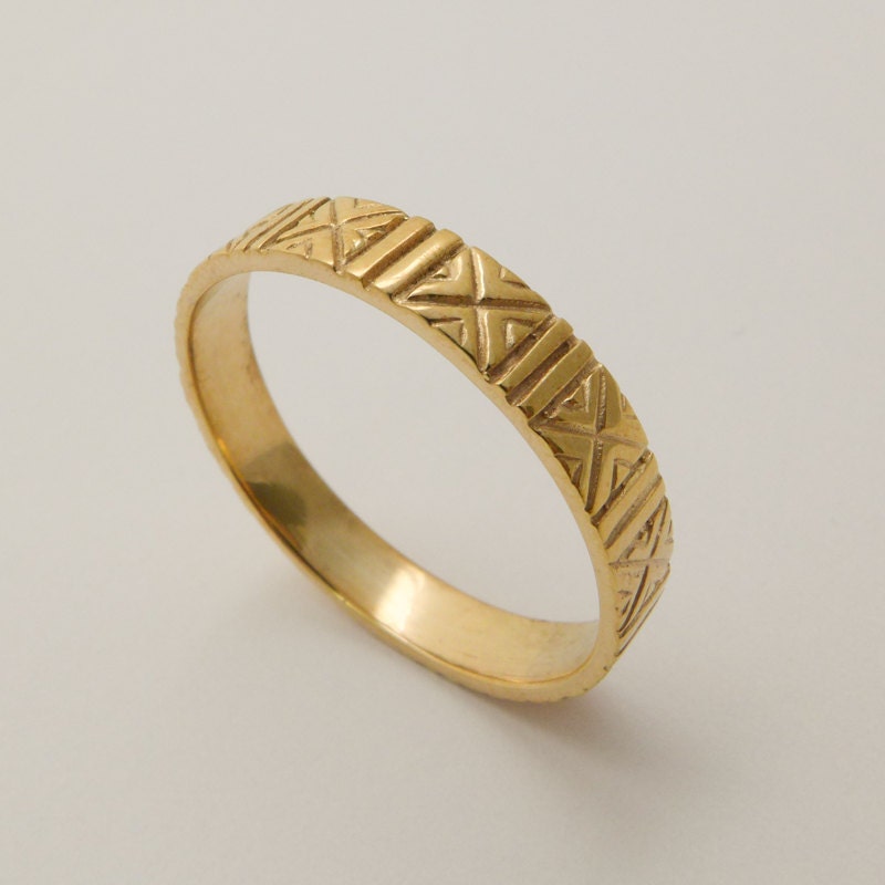 Engraved 14 karat gold wedding ring Patterned wedding ring