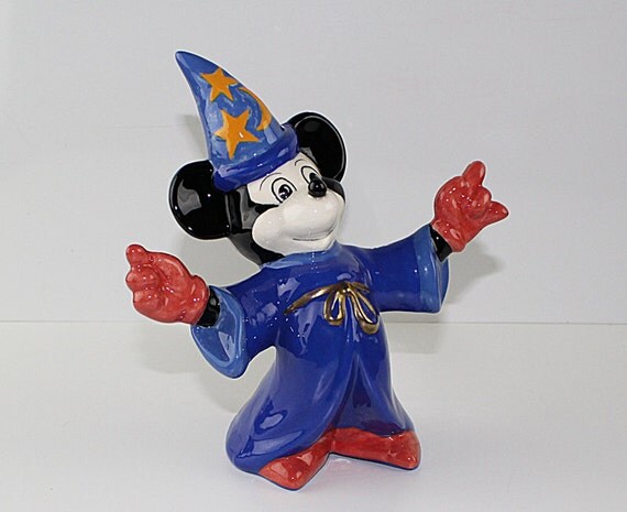 sorcerer mickey garden statue