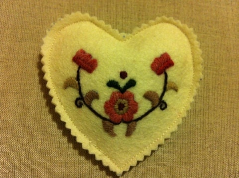 Kunsági embroidered heart