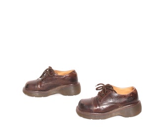 size 5 DOC MARTEN brown leather 80s 90s PLATFORM oxford lace up booties