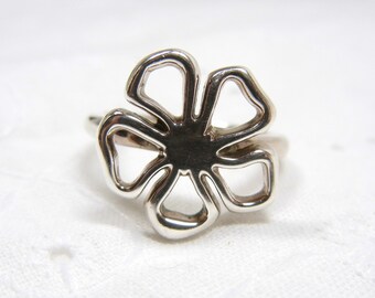 Authentic Tiffany ring / Sterling silver flower / Retired design 5 petal flower / Tiffany and Co. / genuine designer sterling silver
