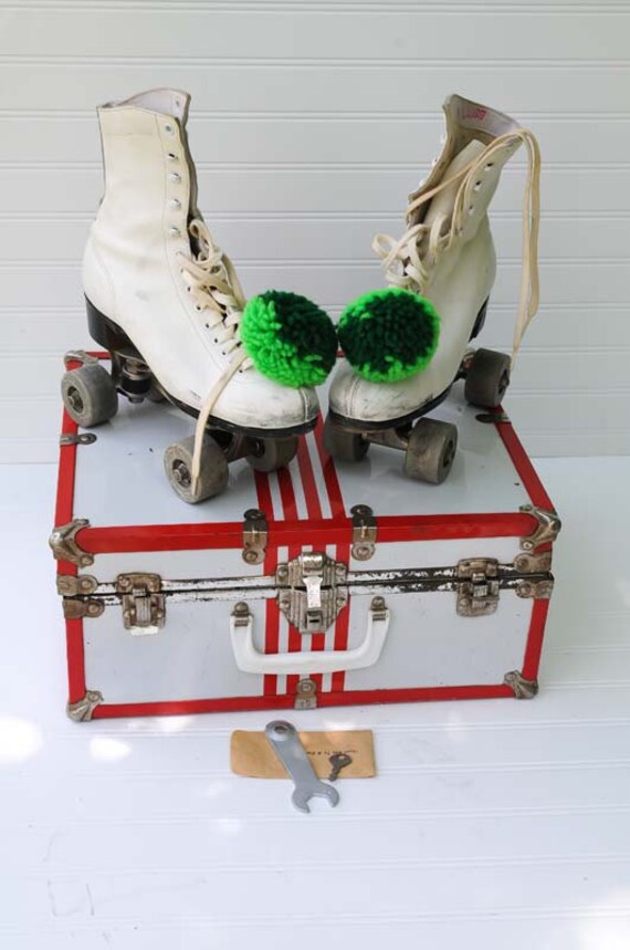 Vintage Women's 1960's Size 8 Roller Skates with Pom