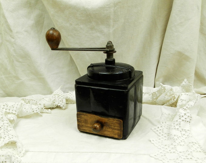 Vintage French Peugeot Fréres Black Painted Metal and Wooden Coffee Grinder / French Kitchenware Decor / Kitchenalia / Retro Vintage Home