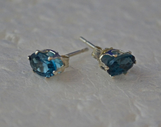 Topaz Sterling Stud Earrings, 6x4mm Oval, Natural, Set in Sterling Silver E286