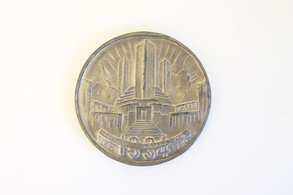 1934 Ford exposition chicago coin #2