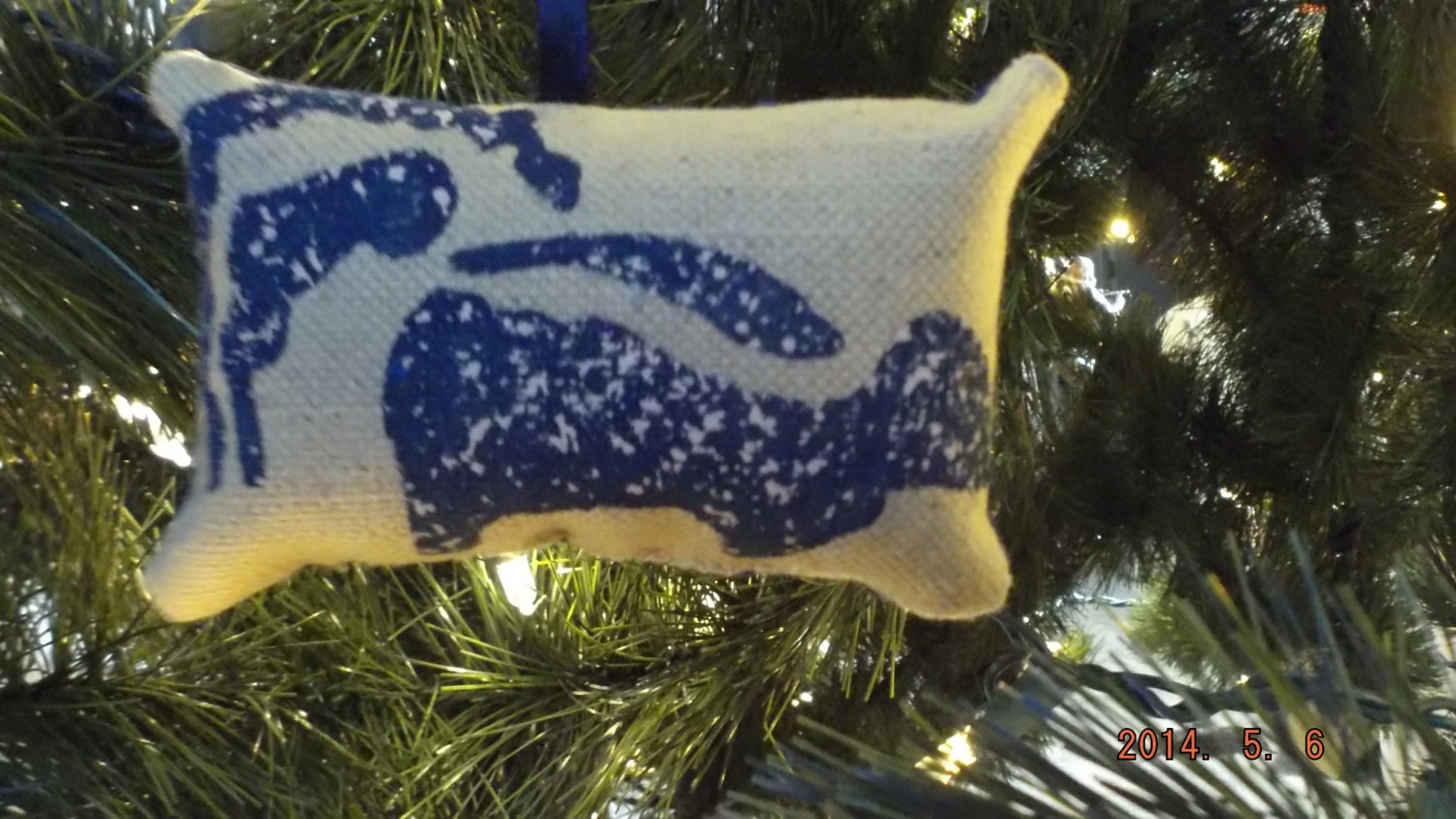 Primitive Blue Skunk Stenciled Pillow Christmas Tree Ornament FREE SHIPPING!