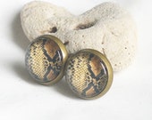 ANIMAL PRINT Stud Earrings metal brass depicting fashionable snake skin, Safari, Glamour, Style, Colorful, Brown, Beige, Rustic, Colorful