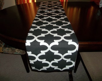 Fynn black and white table runner