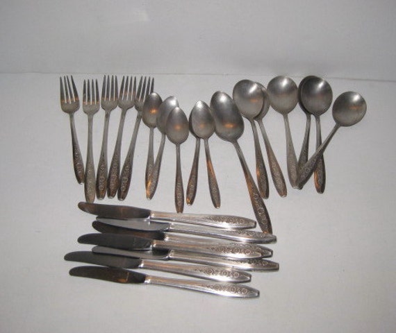 WM Rogers & Son Primrose Silverplate Flatware Silverware