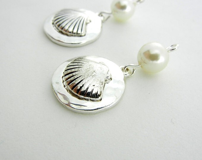 Pair of Round Seashell with Faux Pearl Charms