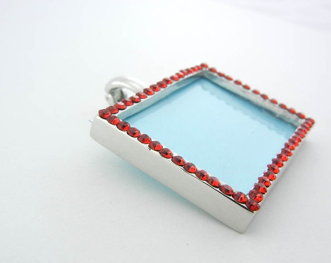 Red Rhinestone Frame Pendant Magnetic Clasp