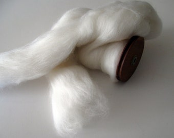 Ecru Organic Polwarth roving, wool roving (combed top), spinning fiber - 4 ounces