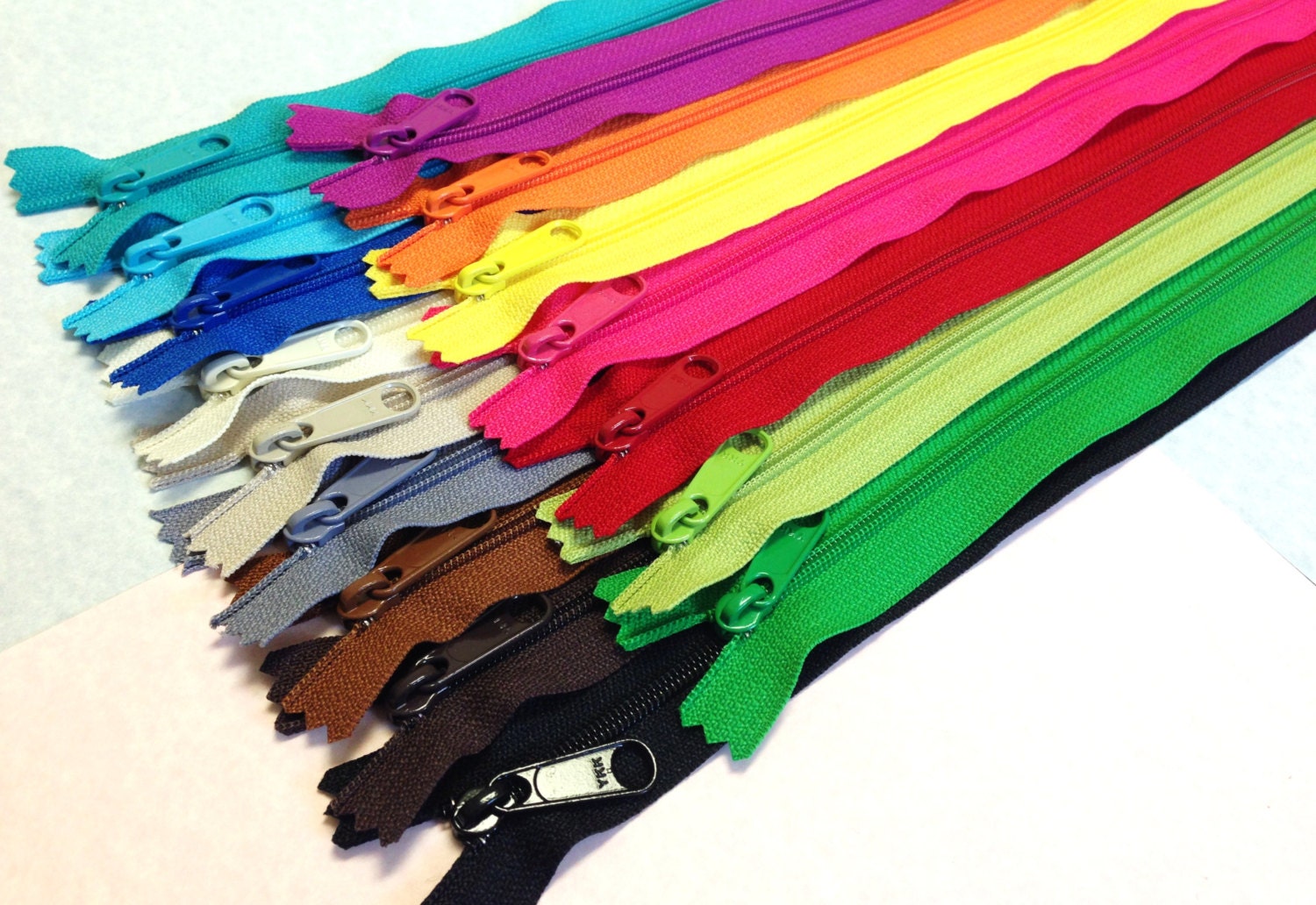 SALE Sixteen 12 inch Handbag zippers with long pull