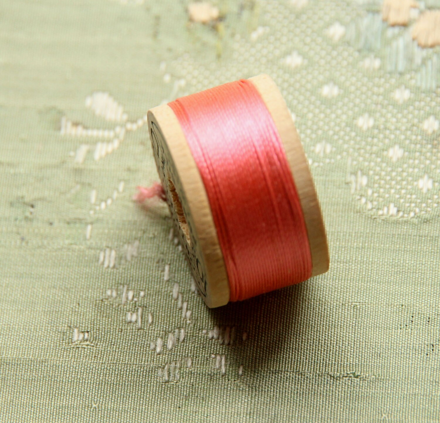 1 vintage pure silk buttonhole twist thread by duchesstrading
