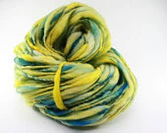Handspun Thick and Thin Yarn Slub tts(tm) BFL Hand dyed xminiLR 17c