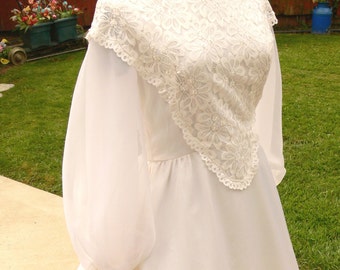 white long sleeves wedding dress size bust 38 union label with pearls