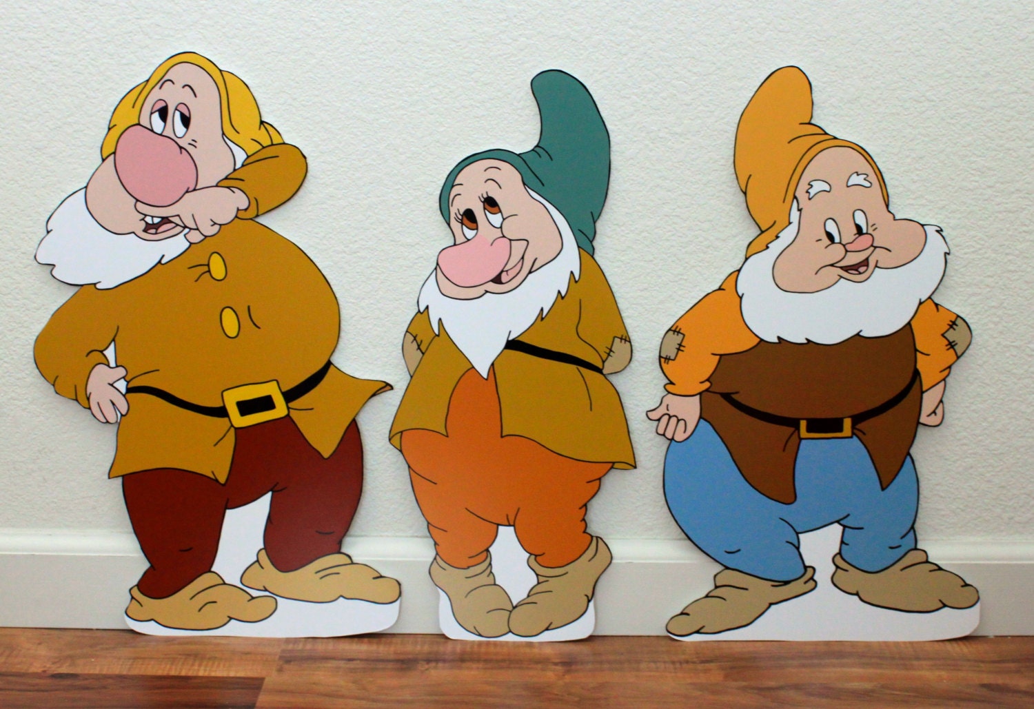 snow white and seven dwarfs gnomes