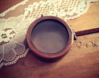 Round Glass Door Shadow Box Locket Pendant Charm Antique Bronze Vintage style (BD025)