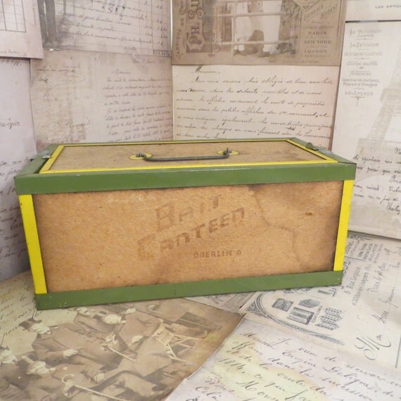 Vintage Bait Box Bait Canteen Oberlin Fishing by oZdOinGItagaiN