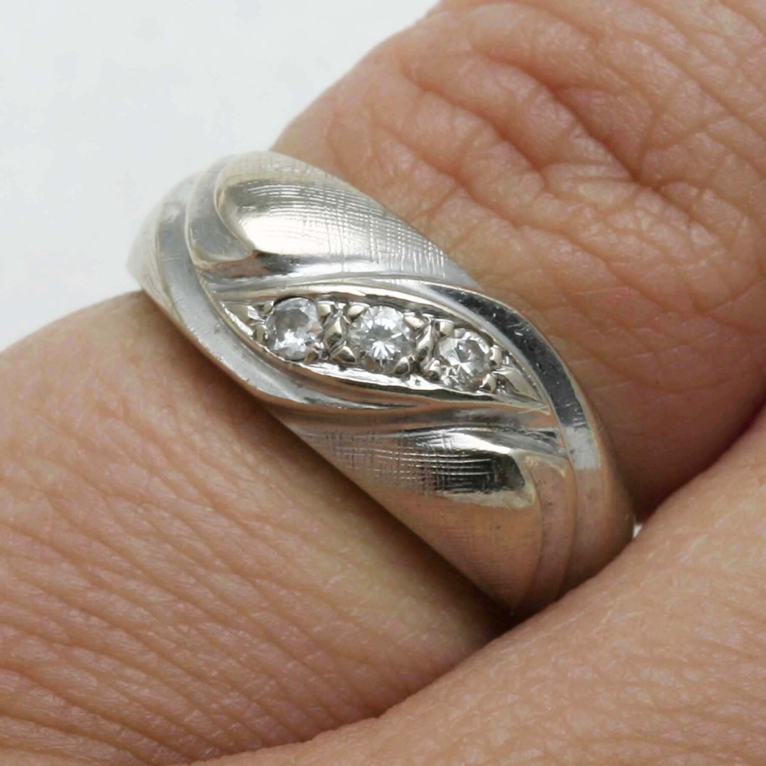Vintage 14k white gold Diamond Men's Pinky Ring round