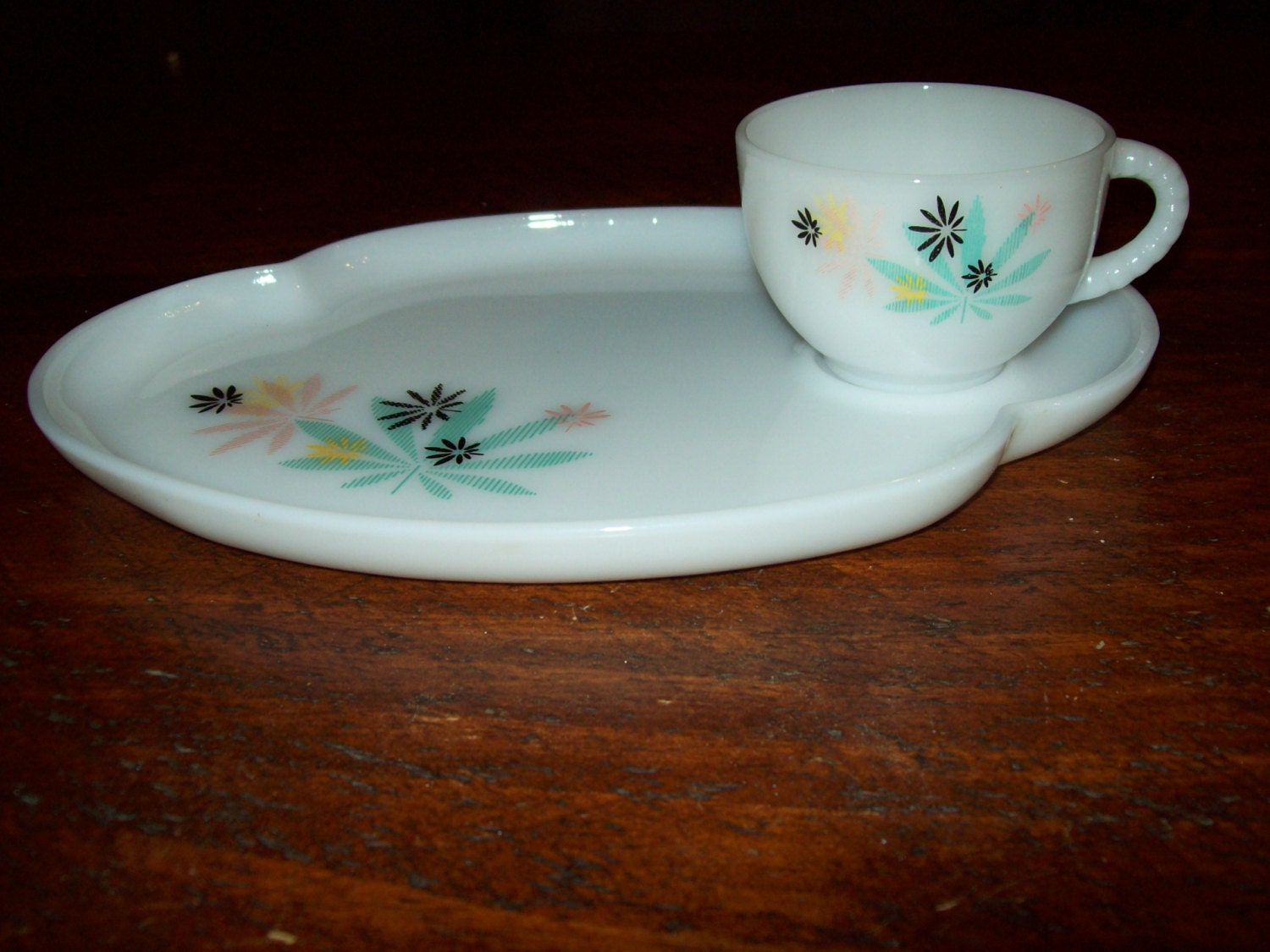 Plate With Tea Cup Holder Sandwich T.V. Dinner Tray Snack