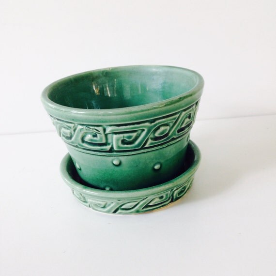 Vintage mccoy pottery small green planter by snugsnuggery on Etsy