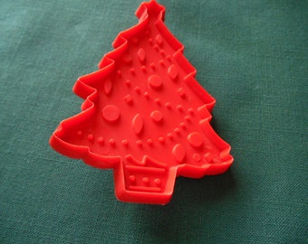 Hallmark Cookie Cutter, A Red Christmas Tree Cookie Cutter, 4 1/8 inch Hallmark