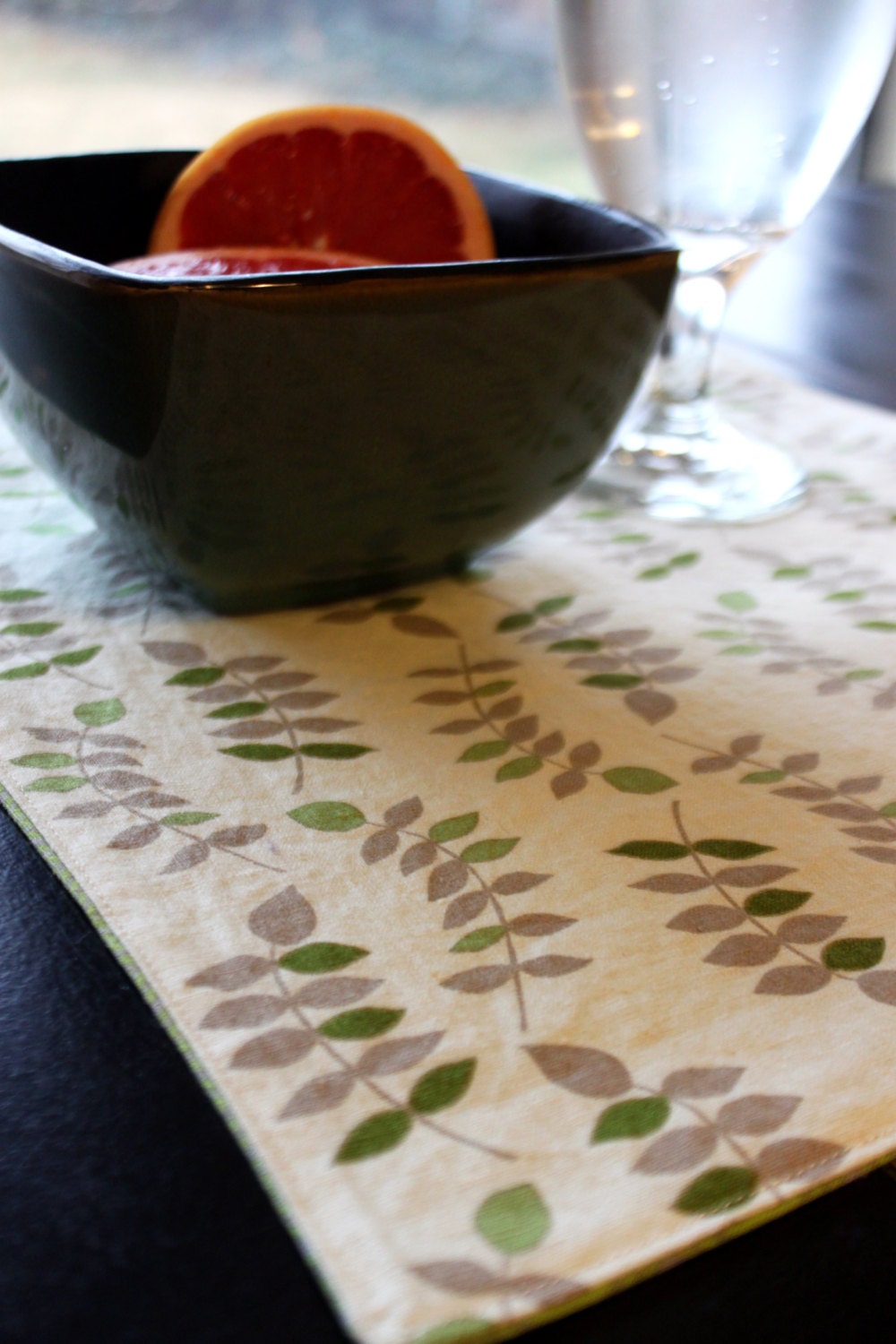 Leaf Placemat Set of 4 REVERSIBLE Natural by PeachtreePark